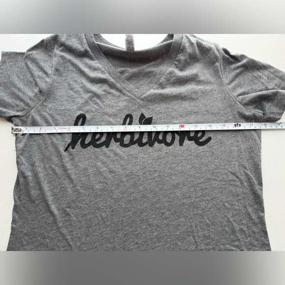 Herbivore Vegan/Vegetarian Tshirt - Picture 4 of 6